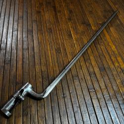 RARE ET BELLE BAIONNETTE A DOUILLE AUTRICHIENNE 1854 LORENZ AVEC POIN&Ccedil;ONS ET MATRICULE