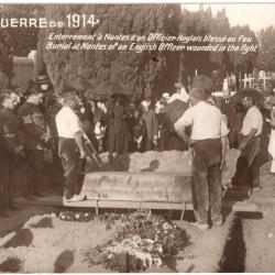 CPA LA GUERRE DE 1914 - ENTERREMENT &Agrave; NANTES D'UN OFFICIER ANGLAIS BLESS&Eacute; AU FEU - 1915