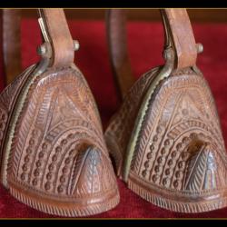 Paire d'&eacute;triers sculpt&eacute;s du CHILI .( collection )