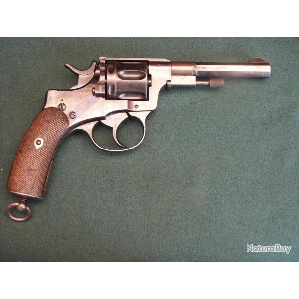 Revolver NAGANT mod�le 1893 norv�gien (A723). BEAUCOUP plus rare que le 1887.