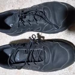 chaussures ASICS noires cuir sport s&eacute;curit&eacute;