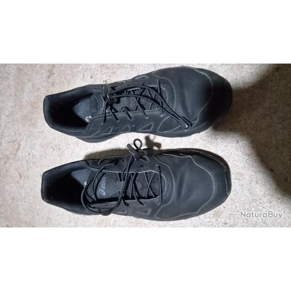 chaussures ASICS noires cuir sport s�curit�