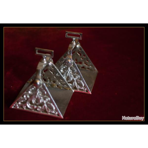 Paire  d'�triers ESPAGNOL en m�tal blanc Lot N 1 . ( collection )