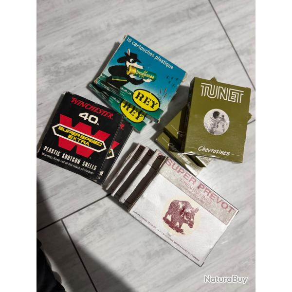 Lot de 11 boites de munitions chevrotine calibre 12