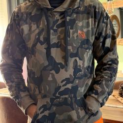 Sweat &agrave; capuche CAMO Brod&eacute; Tordo