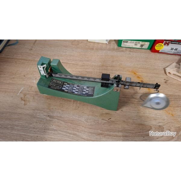 Ancienne balance m�canique RCBS mod�le 5-0-5
