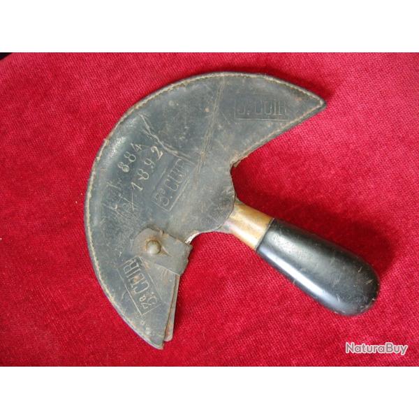 Outil de Sellier ( couteau � pied ) du 3e R�giment de Cuirassier ( IIIe R�publique ) . (collection .