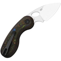 Couteau Kizer Microbe Lame Acier M390 Drop Point Manche Camo Carbon 80's Button Liner Lock KI2742A1