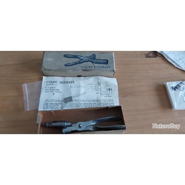 1 Coupe douilles universel Manufrance saint �tienne dans son coffret