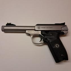 Smith & Wesson SW22 Victory