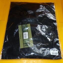 TEE SHIRT NOIR A MANCHES COURTES , TAILLE L OU 41-42 , FABRICATION MIL-TEC,  ETAT NEUF  VOIR PHOTOS
