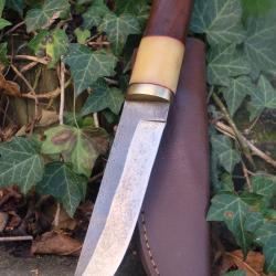 Puukko Couteau Lame Trailing Point Acier Carbone 1075 Manche Bois & Os Fab Artisanale Etui Cuir