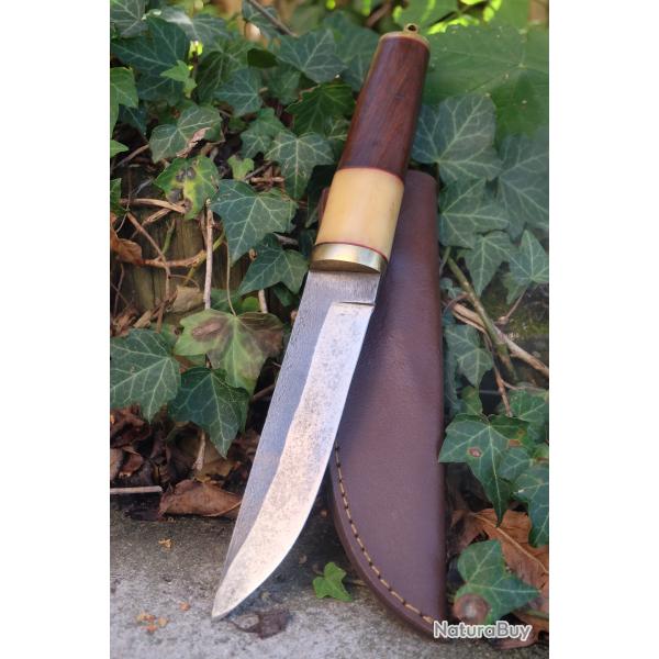 Puukko Couteau Lame Trailing Point Acier Carbone 1075 Manche Bois & Os Fab Artisanale Etui Cuir