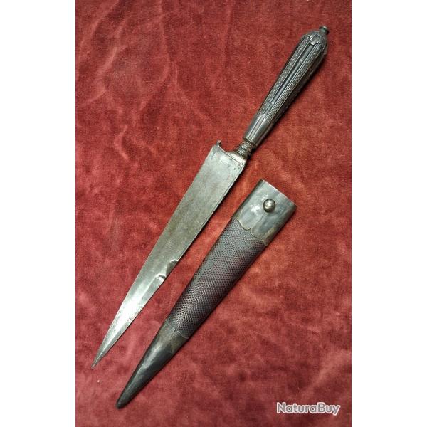 Rare et grand Stylet Corse � la G�noise XIXe.si�cle - 39 cm. Avec son fourreau