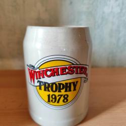Chope &agrave; bi&egrave;re vintage en gr&egrave;s / c&eacute;ramique - Winchester Trophy 1978