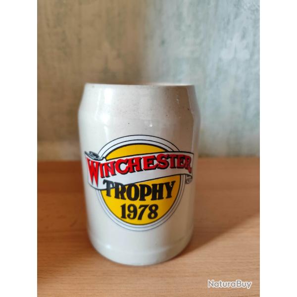 Chope � bi�re vintage en gr�s / c�ramique - Winchester Trophy 1978