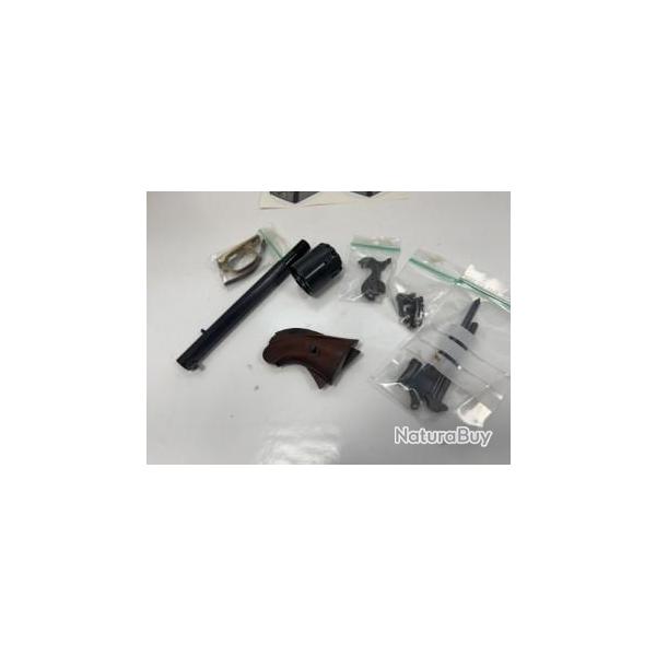 Lot de pi�ces d�tach�es pour revolver Remington 1858 en 44.