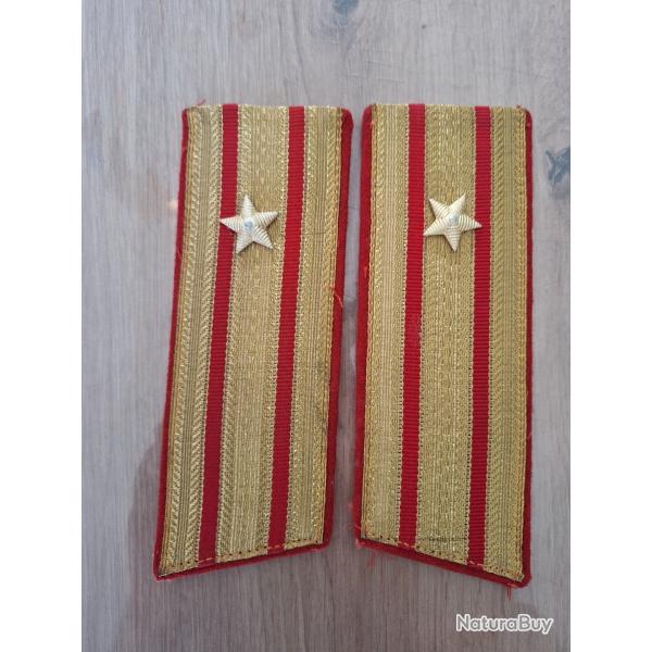�paulettes de parade sovi�tique (U.R.S.S), grade de Major, ann�es 80. Prix  ferme.