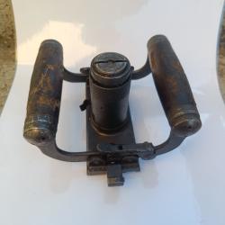 poign&eacute;e - detente mitrailleuse browning M2 cal 50