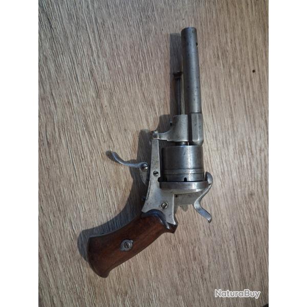 Ancien pistolet a broche pas de marque apparente