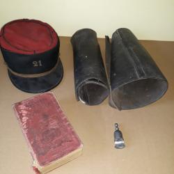 lot militaria WW 1 grande guerre 1914 1918 kepis 21 guetres et manuelle du grad&egrave; sifflet d assault