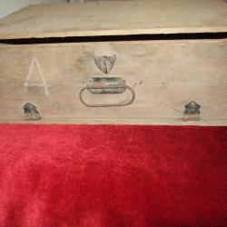 Bo&icirc;te de rangement militaire pour Caserne . ( collection ) .