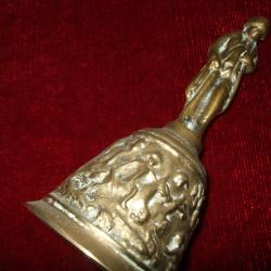 Clochette de table " NAPOLEON 1ER " en bronze ( collection ) .