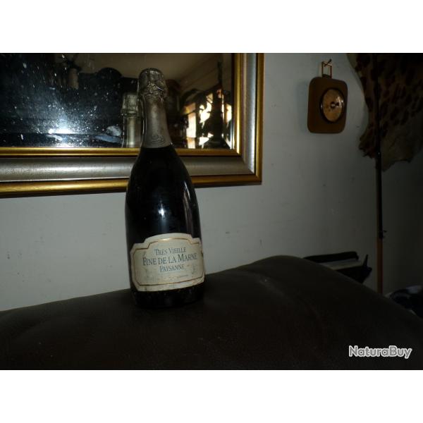 BOUTEILLE DE TRES VIEILLE FINE de la MARNE