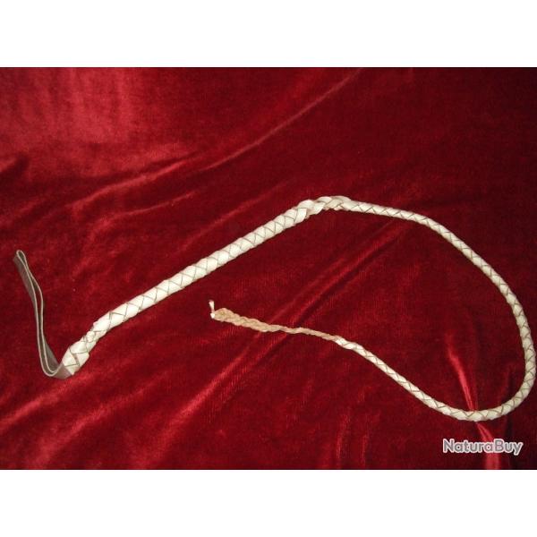 CRAVACHE Am�ricaine en cuir tress� . ( collection )