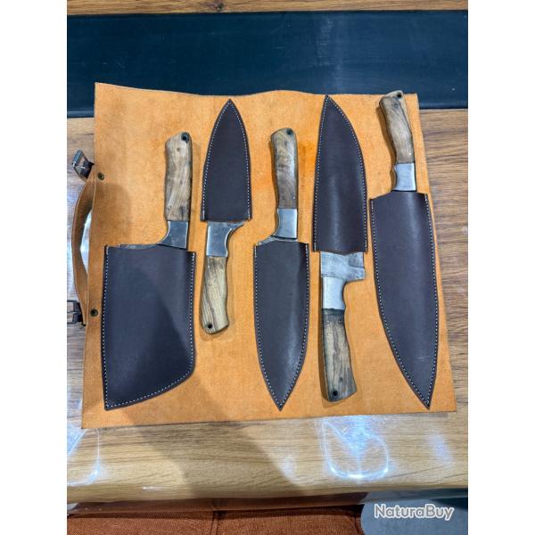 Set de 5 couteaux lame damas et manche noyer