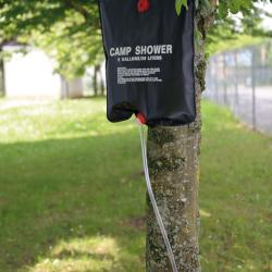 Douche solaire Mil-Tec 20 litres en PVC avec tuyau flexible - Autre