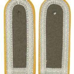 Pattes d'&eacute;paule de Feldwebel est-allemand, trois passepoils - Jaune
