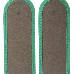 Pattes d'&eacute;paule de soldat est-allemandes, passepoil - Vert