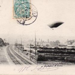 Carte postale ancienne Mantes - Dirigeable Lebaudy au-dessus de Rosny -N&deg;8833