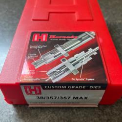 Jeu d'outil Ornady custom, grade calibre, 38, 357 plus sertisseur Lee  &eacute;tat neuf .