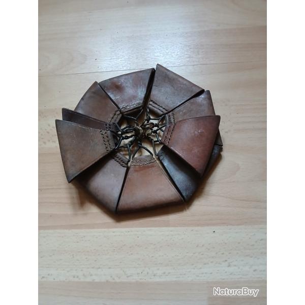 lot de triangle passant de suspension cuir piur brelage arm�e Fran�aise.