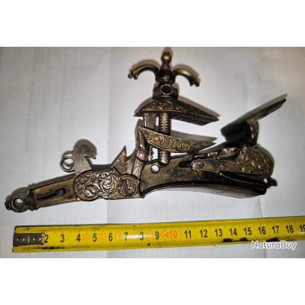 Platine orientale � silex � la miquelet pour fusil XIXe richement grav�e