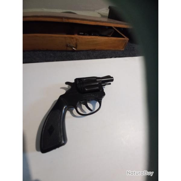 revolver jouet � amorces Volcanic