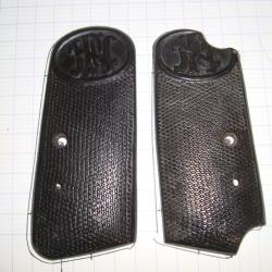 GROSSE PLAQUETTES POUR PISTOLET BELGE MOD??