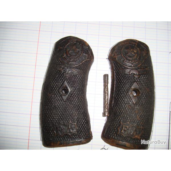 PLAQUETTE PETIT REVOLVER OU GROS BULDOG