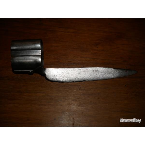 Ba�onnette de fusil de chasse juxtapos� � silex ou percussion (lame plate et verrou lat�ral)