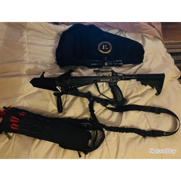 vends Arbal�te EK Archery Cobra R9 Deluxe 120lbs + viseur 10X40