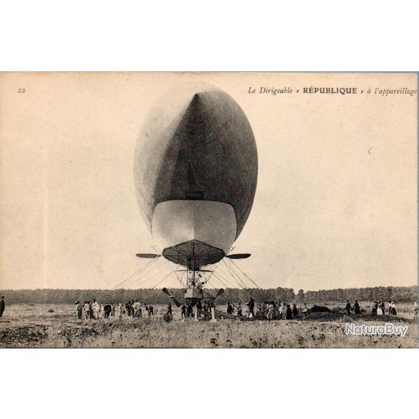 Carte postale ancienne Le Dirigeable R�publique - N�8852
