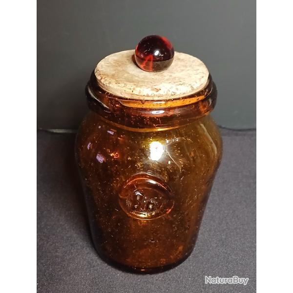 pot couvert en verre provenant de la c�l�bre Verrerie de Biot