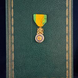 Livre d'art La M&eacute;daille Militaire - Michel Massian (1972) - &Eacute;dition nominative de luxe avec &eacute;tui