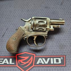 Revolver style velo dog