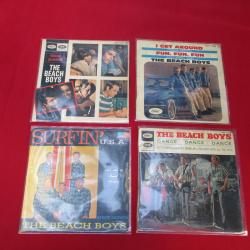 lot de 4  disques  45 tours des beach boys