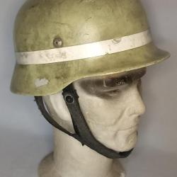 Casque Sapeur Pompier Allemand Feuerwehrmann plastique mod&egrave;le 1997