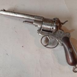 Rare revolver Lefaucheux &agrave; broche &agrave; Mire d&eacute;port&eacute;e, calibre 9 mm