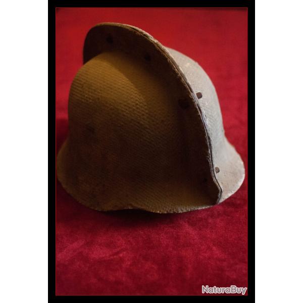Moule pour casque ALLEMAND en fibre ( pour Officiers et pour c�r�monies ) . ( collection ) .